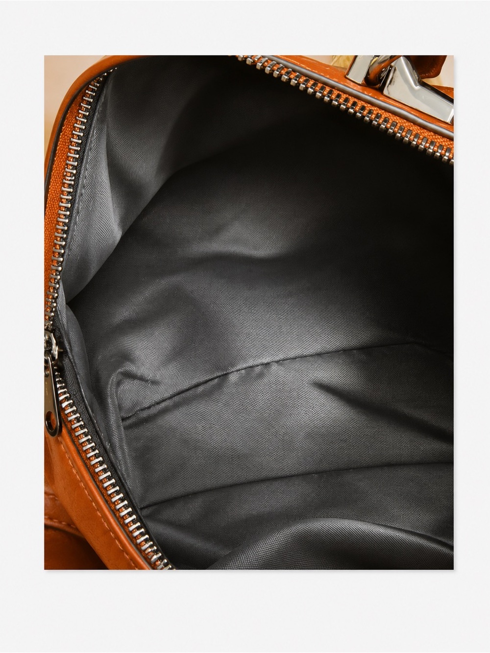 Retro Boston Barrel Bag - Picture 5 of 7